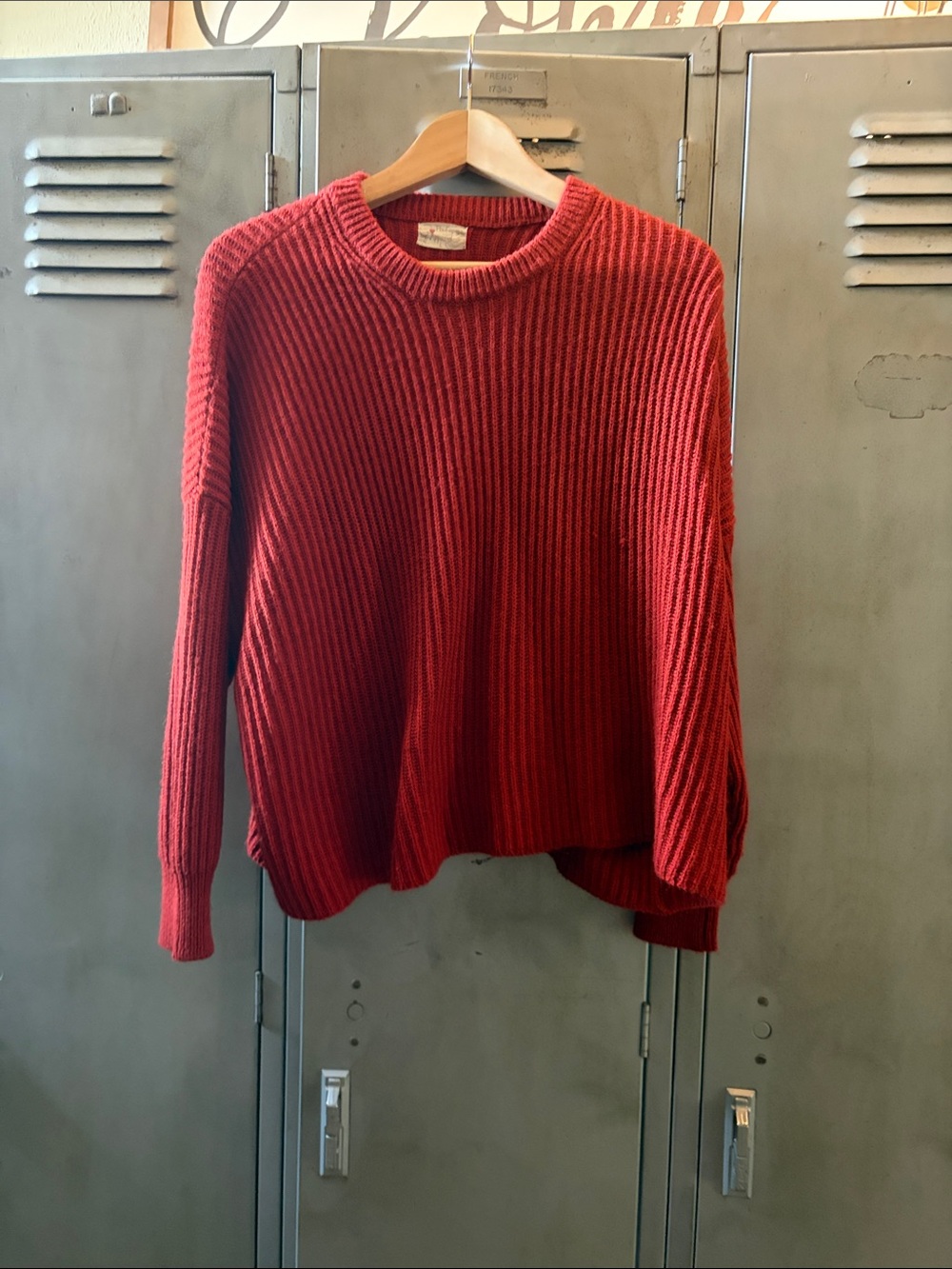 Women’s Ribbed Crewneck Sweater in Red